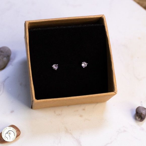 Small crystal zirconia kids studs - Picture 3 of 6